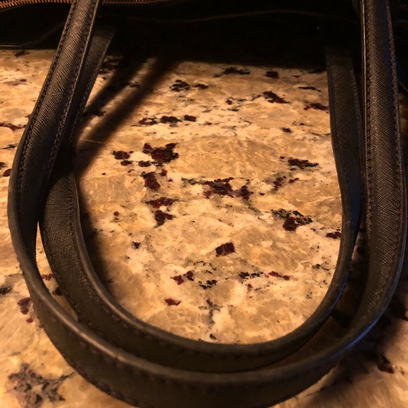 Tory Burch Robinson Leather Shoulder Tote - Picture 8 of 8